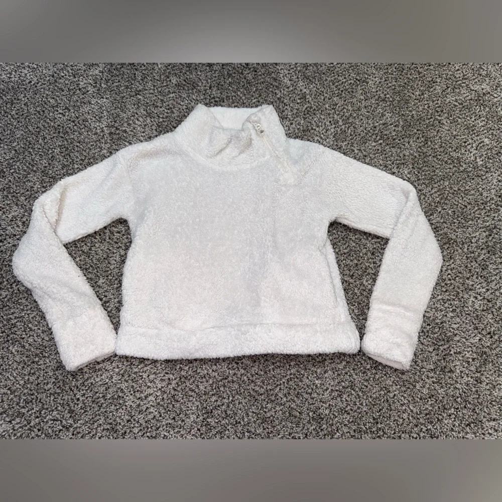 All in motion fuzzy sweatshirt with side collar zipper and pockets